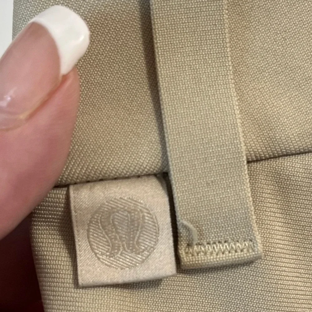lululemon athletica excellent pre